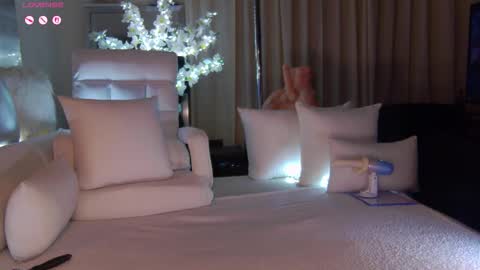 Esther online show from February 2026 09:19:01 PM