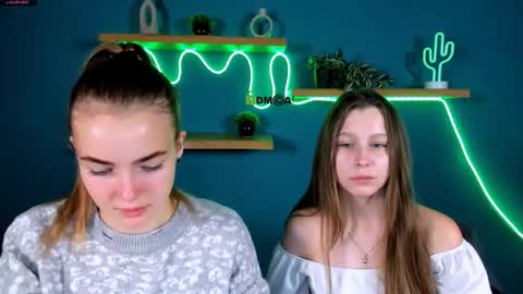 esme_moore_ online show from November 2025 09:53:01 AM