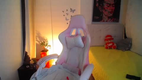 Esmeralda online show from January 2025 12:25:02 AM