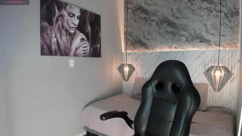 Snapshot of esmeralda__18 chatting on April 2026 07:41:01 PM Esmeralda online show from April 2026 07:41:01 PM