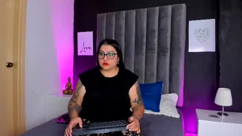 Snapshot of esmeralda_adamss chatting on June 2026 11:40:02 AM Esmeralda online show from June 2026 11:40:02 AM
