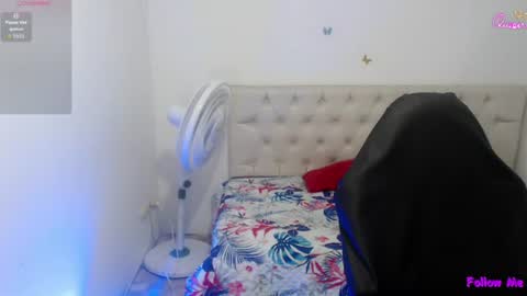 Snapshot of esmeralda_collins__ chatting on June 2026 07:00:02 PM ESMERALDA online show from June 2026 07:00:02 PM