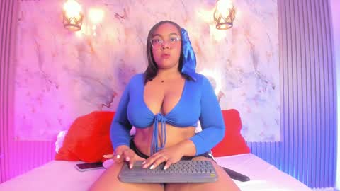 esmeralda online show from January 2025 09:02:02 AM