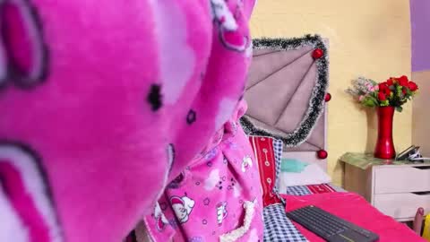 Snapshot of esmeralda_oikos chatting on December 2025 09:09:01 PM Esmeralda .INDEPENDENT MODEL online Monday to Saturday 3 pm Chicago online show from December 2025 09:09:01 PM