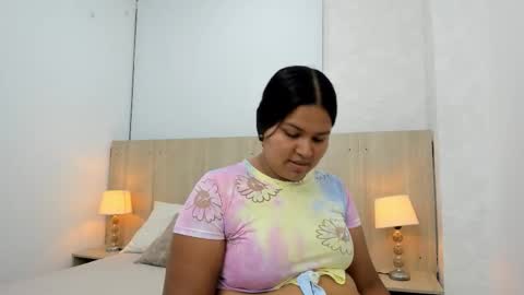 Esmeralda online show from November 2025 07:35:02 PM