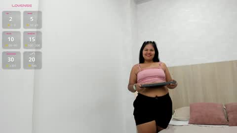 Esmeralda online show from April 2026 07:37:01 PM
