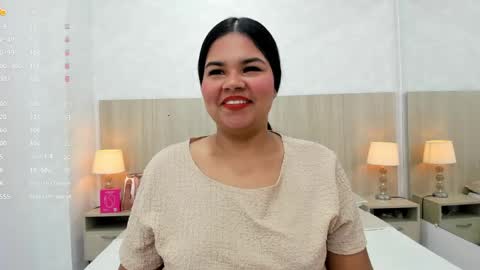 Esmeralda online show from May 2026 07:33:02 PM