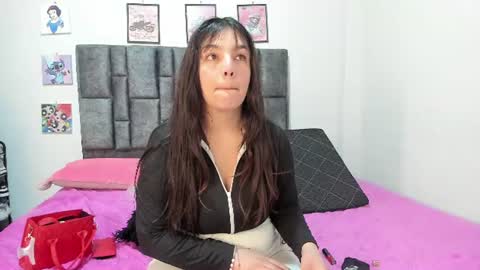 Perla online show from June 2026 06:27:02 AM