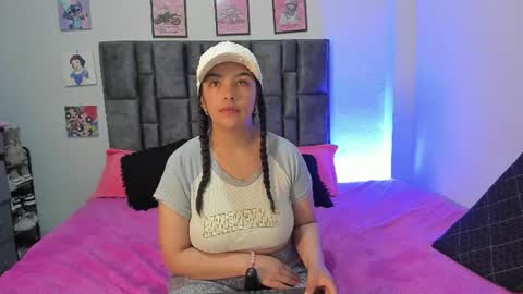Perla online show from June 2026 11:42:01 PM
