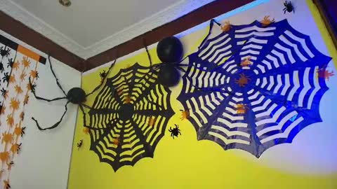 Esmeralda online show from October 2025 10:01:01 AM