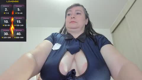 Esmeralda online show from June 2026 10:25:01 PM