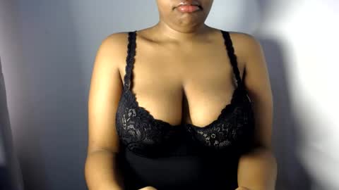 Snapshot of esmeray_ chatting on July 2026 09:24:02 AM Esme online show from July 2026 09:24:02 AM