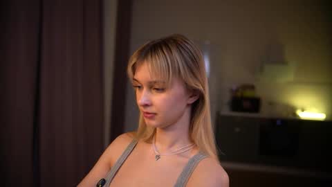 Snapshot of esmereal chatting on March 2026 04:35:01 PM How was your Christmas online show from March 2026 04:35:01 PM