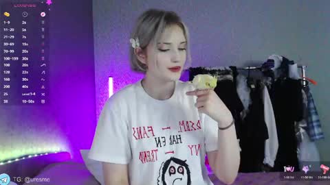 Esme online show from May 2026 12:00:02 PM