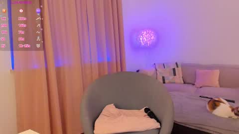 Esmi online show from March 2025 07:43:02 PM