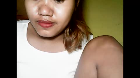 Snapshot of especialgirl_28 chatting on December 2024 07:15:02 PM especialgirl_28 online show from December 2024 07:15:02 PM