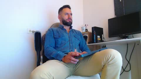 Snapshot of esteban7984068 chatting on February 2026 02:03:02 PM esteban online show from February 2026 02:03:02 PM