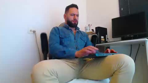 Snapshot of esteban7984068 chatting on March 2026 02:00:02 PM esteban online show from March 2026 02:00:02 PM