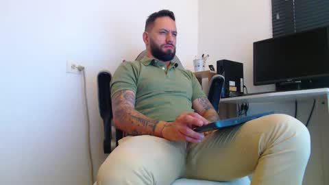 Snapshot of esteban7984068 chatting on March 2026 03:50:02 PM esteban online show from March 2026 03:50:02 PM