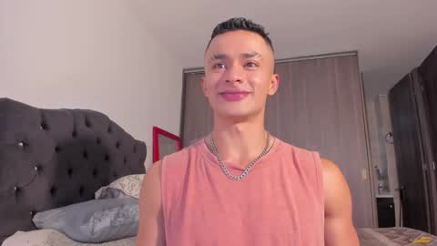 Snapshot of esteban_stud97 chatting on October 2025 08:31:01 PM Esteban Stud online show from October 2025 08:31:01 PM