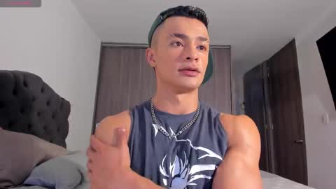 Snapshot of esteban_stud97 chatting on November 2025 08:33:02 PM Esteban Stud online show from November 2025 08:33:02 PM