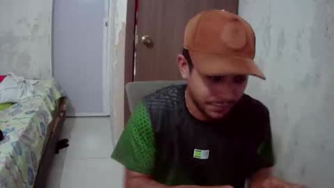 Snapshot of esteban_verg chatting on March 2026 10:20:01 PM wailer1996 online show from March 2026 10:20:01 PM