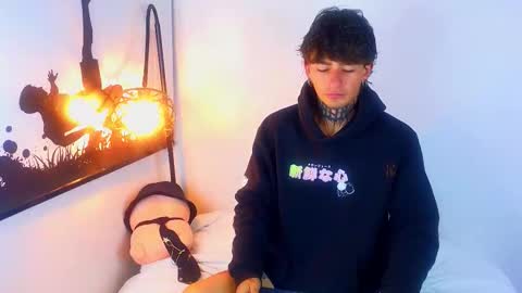 Esteban independent model online show from September 2025 10:16:02 AM