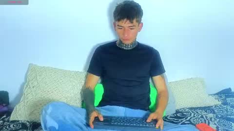 Snapshot of estebanchar_ chatting on June 2026 08:21:01 PM Esteban independent model online show from June 2026 08:21:01 PM