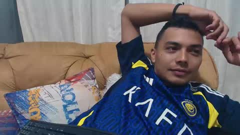 Esteban online show from November 2025 06:23:01 AM