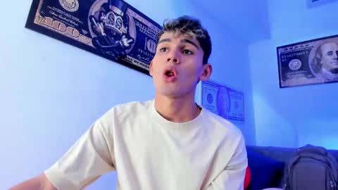 Snapshot of estebanperez_ chatting on December 2024 12:18:02 PM Esteban online show from December 2024 12:18:02 PM