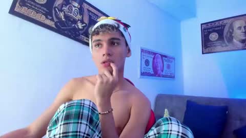Snapshot of estebanperez_ chatting on December 2024 12:22:02 PM Esteban online show from December 2024 12:22:02 PM
