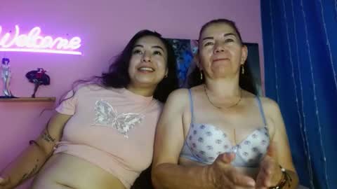 Snapshot of estefania_344 chatting on October 2025 08:17:01 PM estefania_344 online show from October 2025 08:17:01 PM