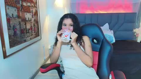 Snapshot of estefanya_sweet chatting on July 2026 07:30:02 PM estefanya online show from July 2026 07:30:02 PM