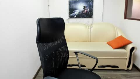 Estella Miles online show from January 2025 12:13:01 PM