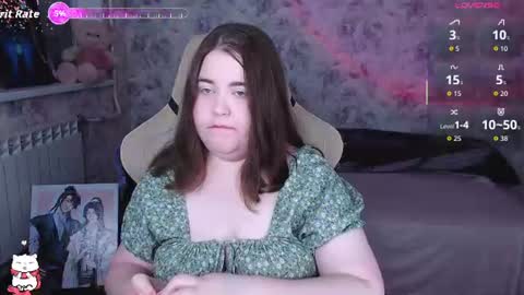 Snapshot of estelle_hicks chatting on June 2026 07:12:02 PM estelle_hicks online show from June 2026 07:12:02 PM