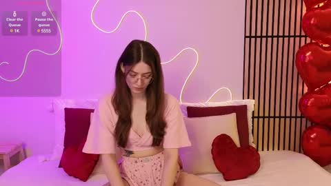 Ester online show from February 2025 09:15:01 PM