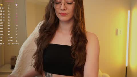 Ester online show from May 2026 06:31:01 AM