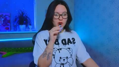 EsterPlayful online show from November 2025 10:47:02 AM