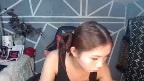 Snapshot of estherlust chatting on December 2024 02:48:02 AM IRIS online show from December 2024 02:48:02 AM