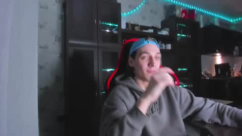 LOUIS online show from October 2025 09:15:01 PM