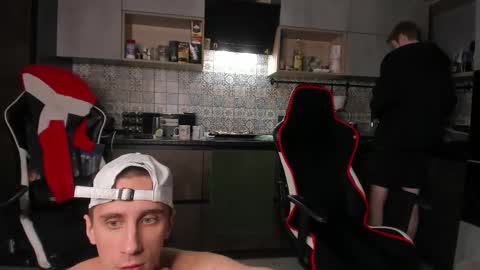 Snapshot of esthetics_boys chatting on February 2026 11:10:02 PM LOUIS online show from February 2026 11:10:02 PM