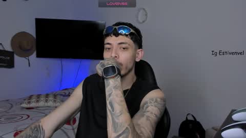 estivenvel online show from October 2025 07:24:02 PM