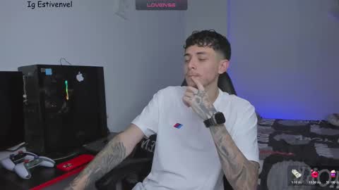 Snapshot of estivenvel chatting on March 2026 11:44:01 PM estivenvel online show from March 2026 11:44:01 PM