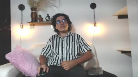 john online show from April 2026 09:23:01 PM
