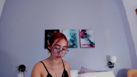 Snapshot of estrella_duran chatting on June 2026 12:33:02 PM Estrellita online show from June 2026 12:33:02 PM