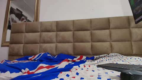 Estrella online show from January 2025 11:53:02 AM