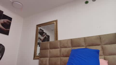 Estrella online show from January 2025 11:59:02 AM