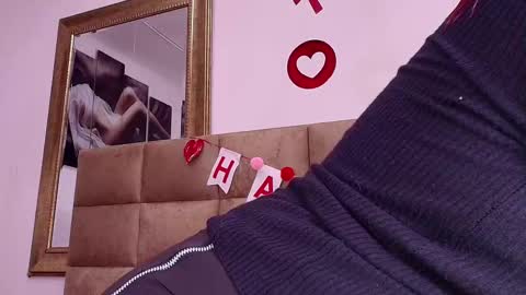 Estrella online show from February 2025 12:03:02 PM