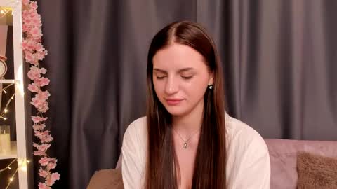 Anna  online show from May 2026 07:08:01 PM