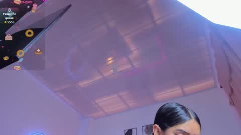 Estrella  online show from February 2026 01:19:02 PM